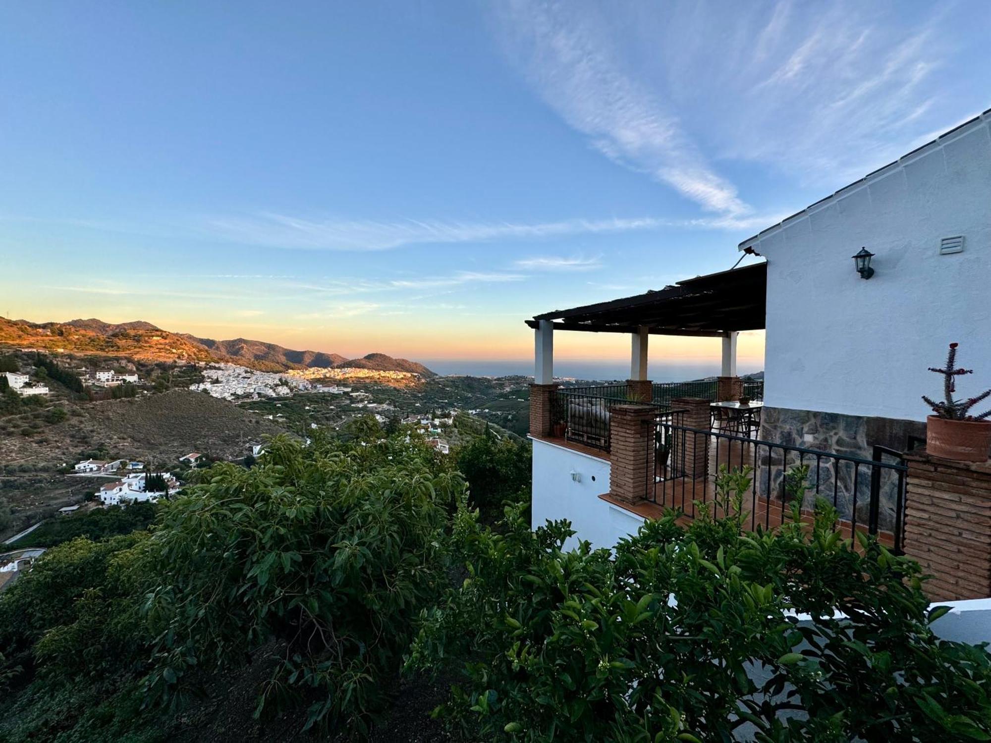 Villa En Frigiliana Con Piscina, Jacuzzi Y Espectaculares Vistas Exteriör bild