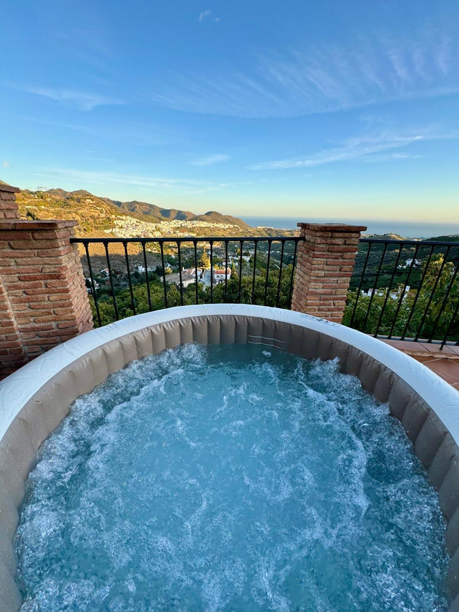 Villa En Frigiliana Con Piscina, Jacuzzi Y Espectaculares Vistas Exteriör bild