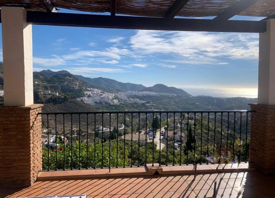 Villa En Frigiliana Con Piscina, Jacuzzi Y Espectaculares Vistas Exteriör bild