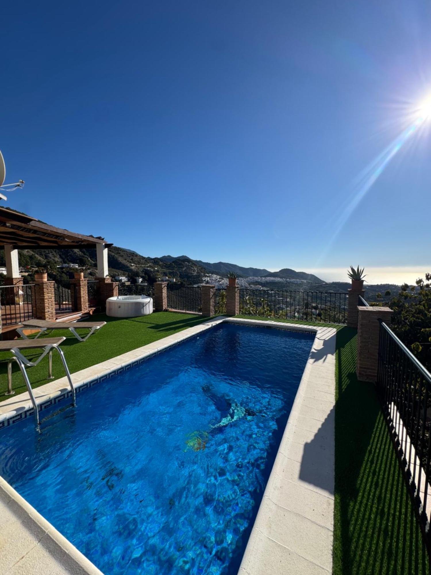 Villa En Frigiliana Con Piscina, Jacuzzi Y Espectaculares Vistas Exteriör bild